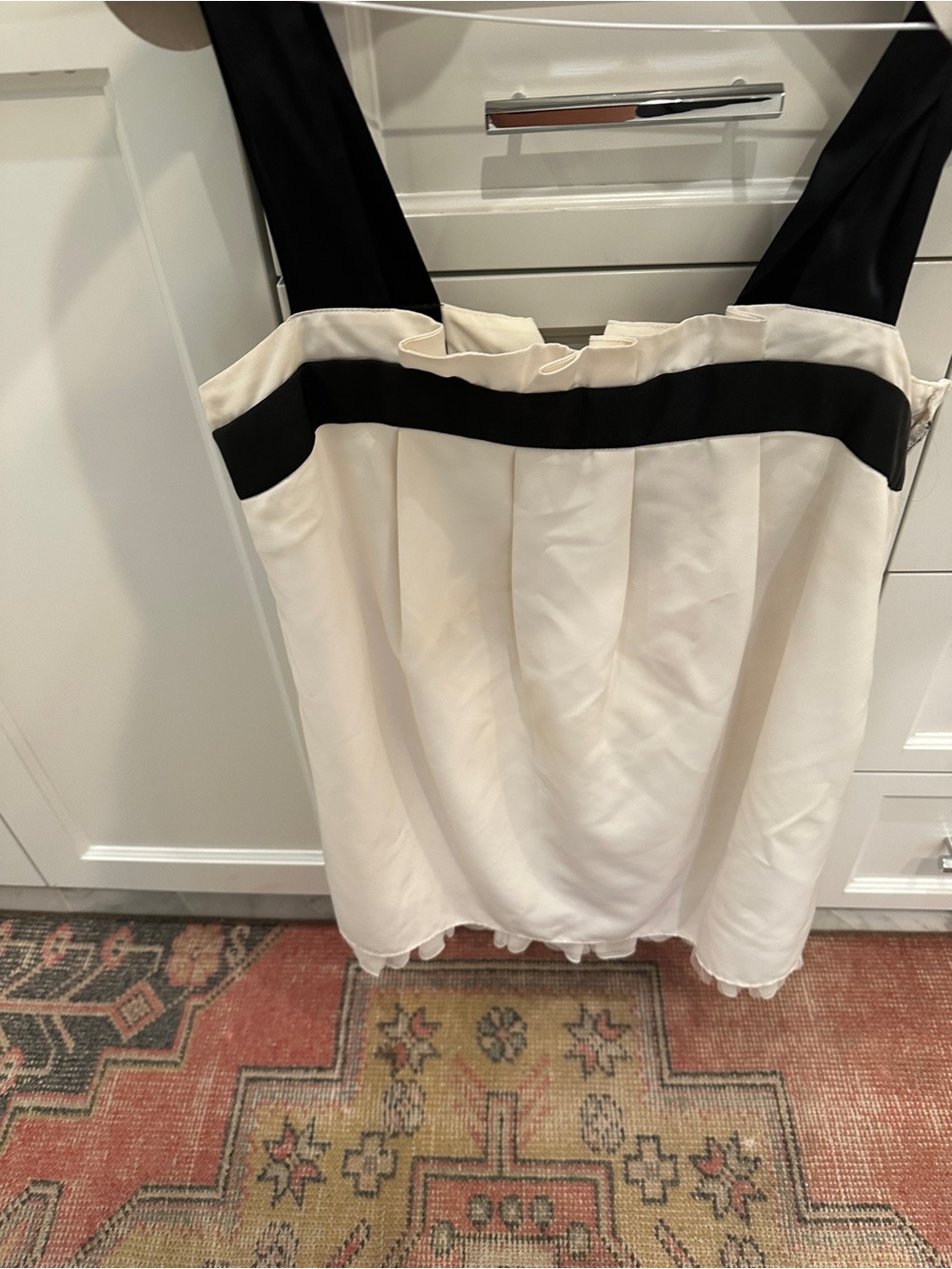 Simply Vera Vera Wang Cream Top with Black Contrast Straps
